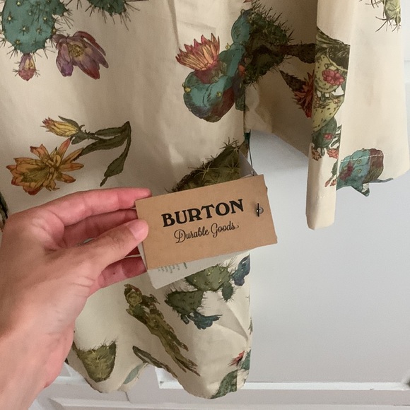 Button Button Down - Picture 2 of 5